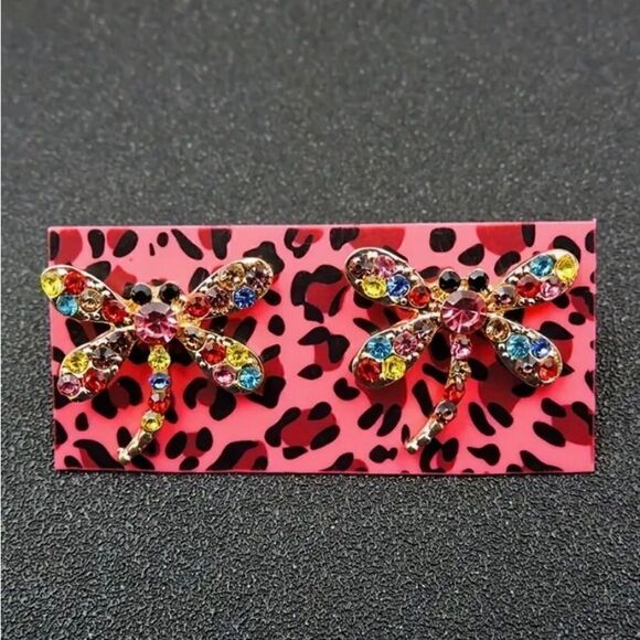 🩵 Betsey Johnson NEW pretty crystal embellished dragonfly stud earrings 🩵 - Picture 5 of 5